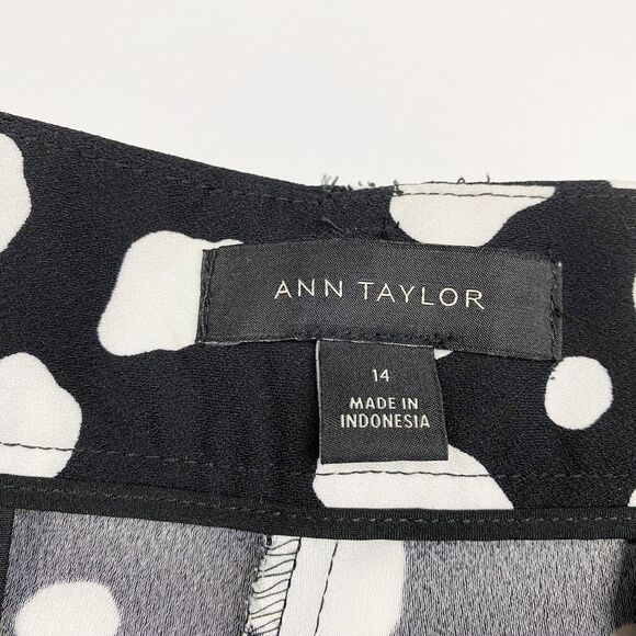 Ann Taylor Black White Spotted Crepe Flowy Belted Shorts Women Size 14 - Picture 3 of 4